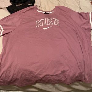 womens nike shirt. never worn.